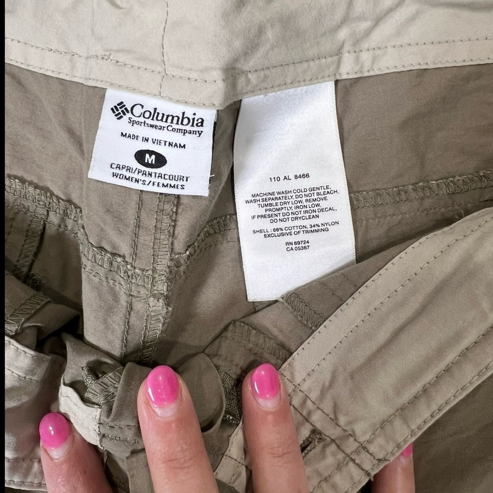 Columbia Sportswear Khaki Capri Pants Women’s Size M Adjustable Hem - Picture 2 of 6